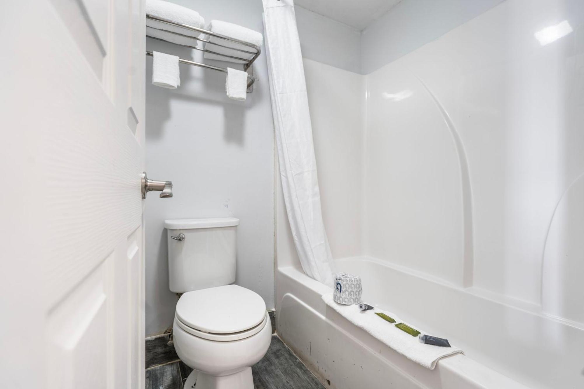 Budgetel Inns & Suites Augusta Downtown 706-945-1238 Dış mekan fotoğraf